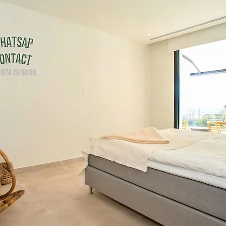 A Beautiful Modern 4 Bed In Center Villa *